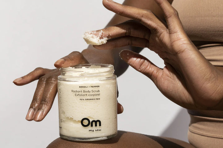 NEROLI + PEPPER RADIANT BODY SCRUB 195G