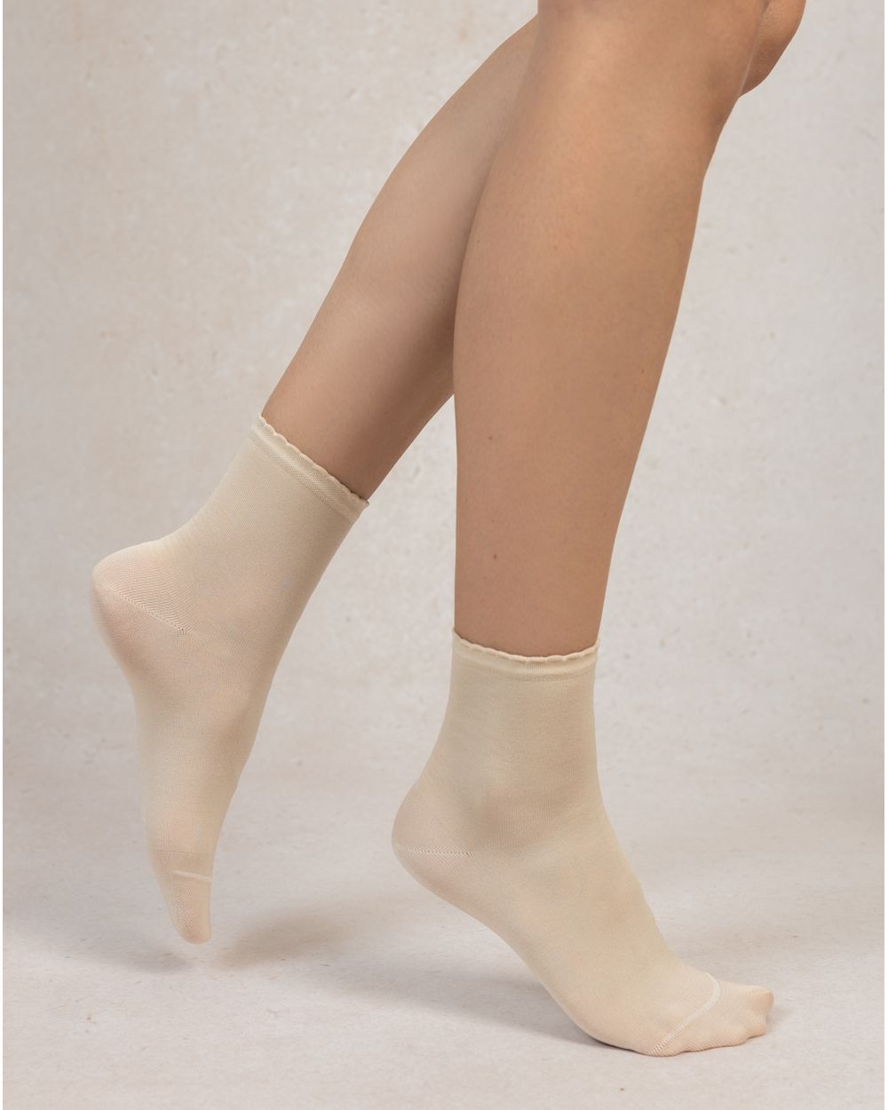 PLAIN SCOTTISH YARN ANKLE SOCKS "CREAM"