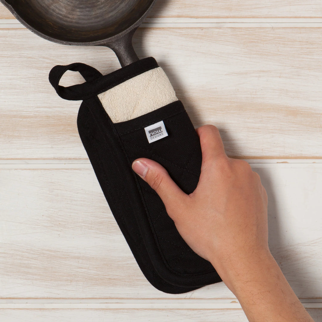 SUPERIOR BLACK POCKET POTHOLDER