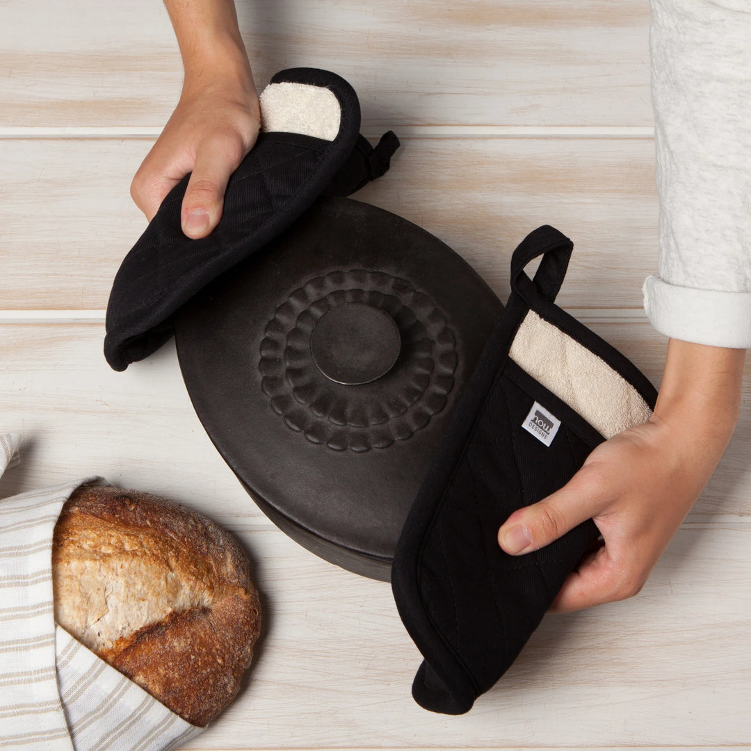 SUPERIOR BLACK POCKET POTHOLDER
