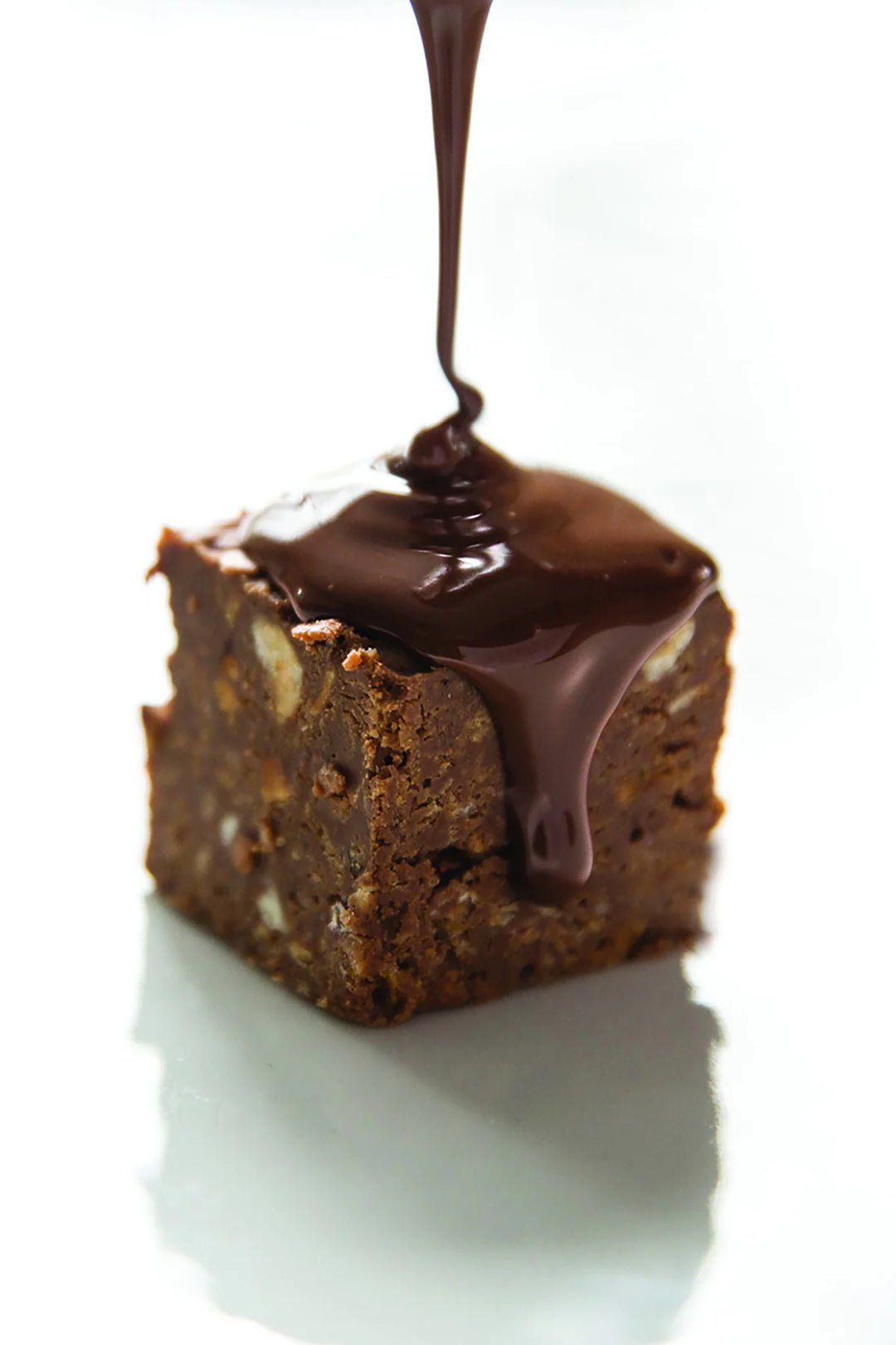 CRUNCHY PRALINE CUBE