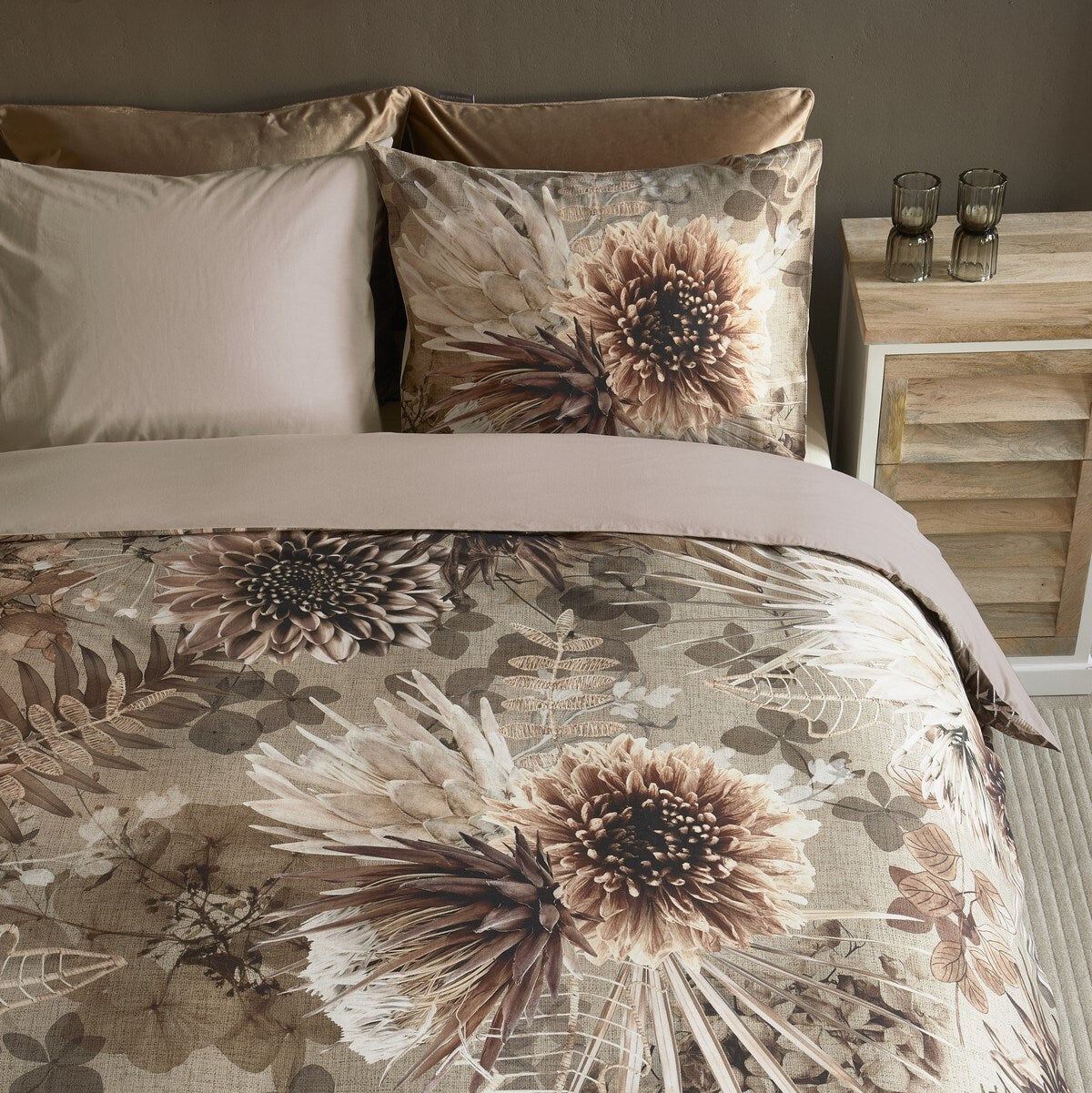 PROTEA SAND KING DUVET COVERS + 2 SHAMS