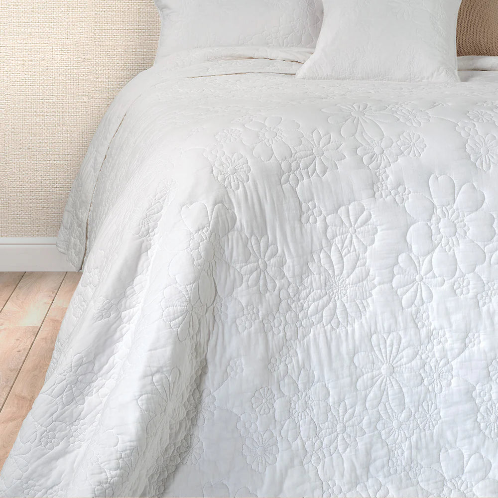 FLOWER WHITE STITCHED QUILT - TWIN