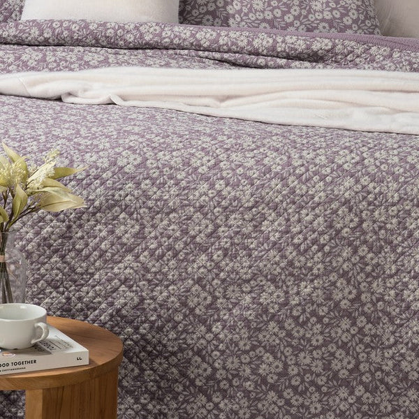MAGGIE LAVENDER FLOWERED QUILT - KING