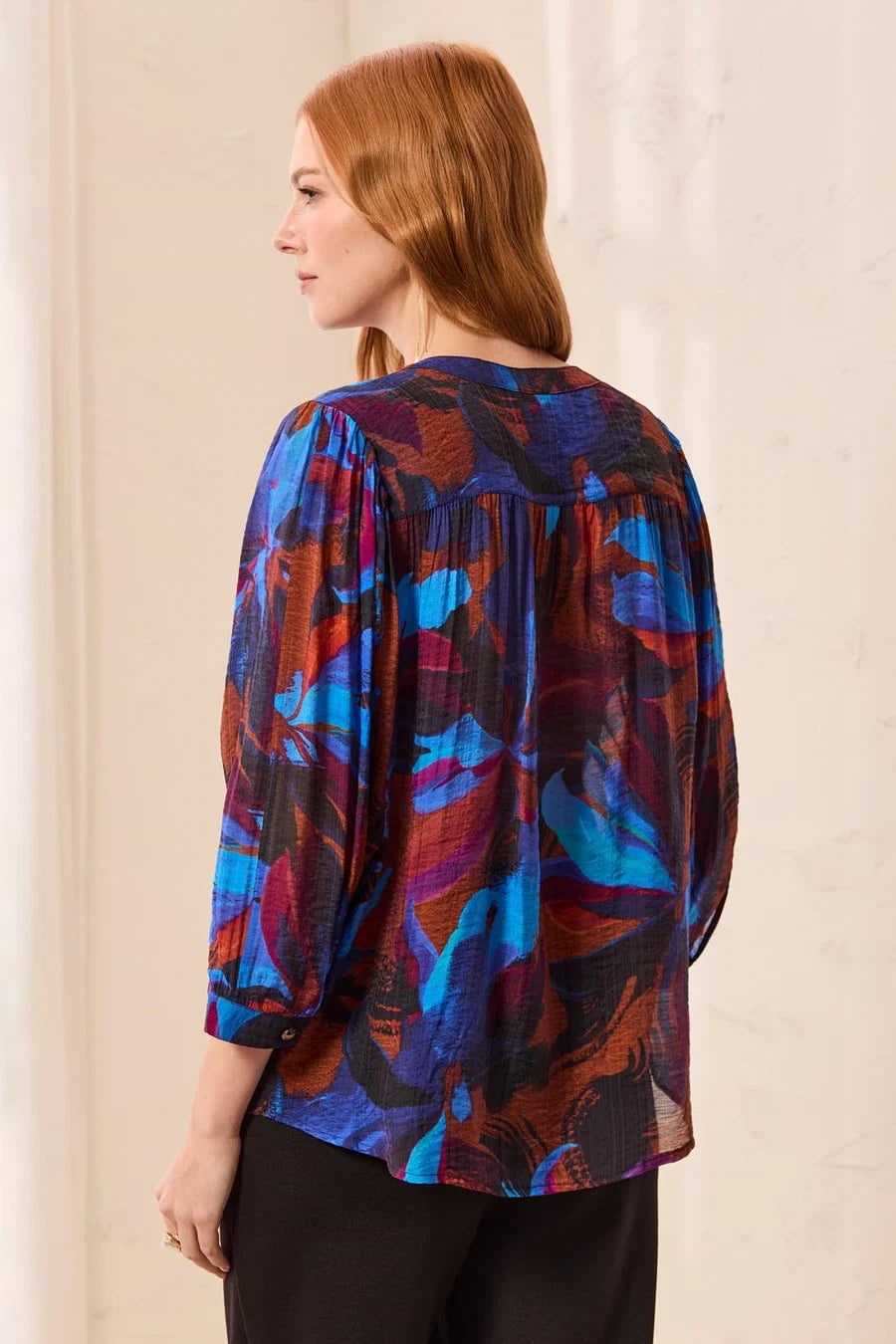 FLOWY DOLMAN SLEEVE BLOUSE WITH SELF-COVERING BUTTONS "SHARPBLUE"