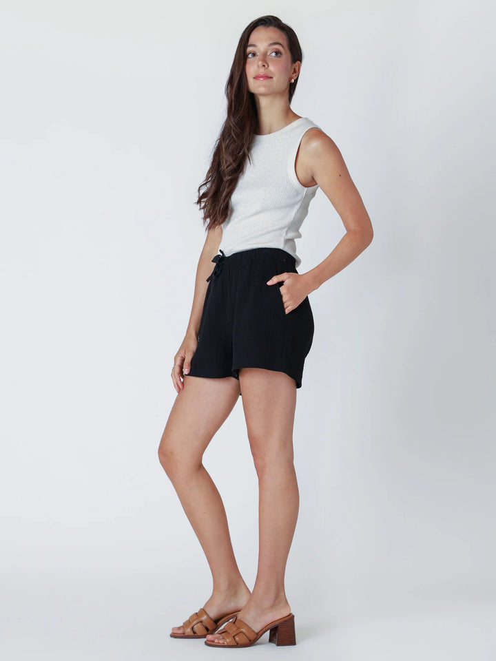 PULL-ON TEXTURED SHORTS "BLACK"