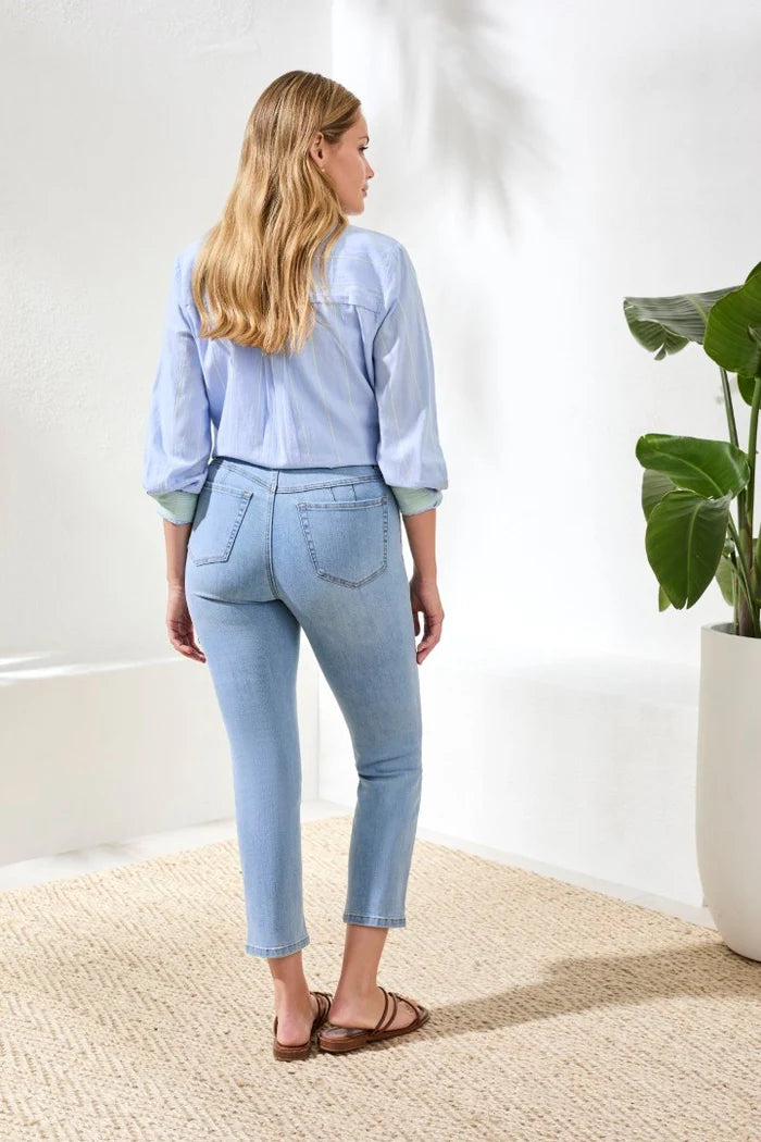 COMFORT STRETCH SOPHIA CURVY HUGGING STRAIGHT DENIM "DESERTSKY"