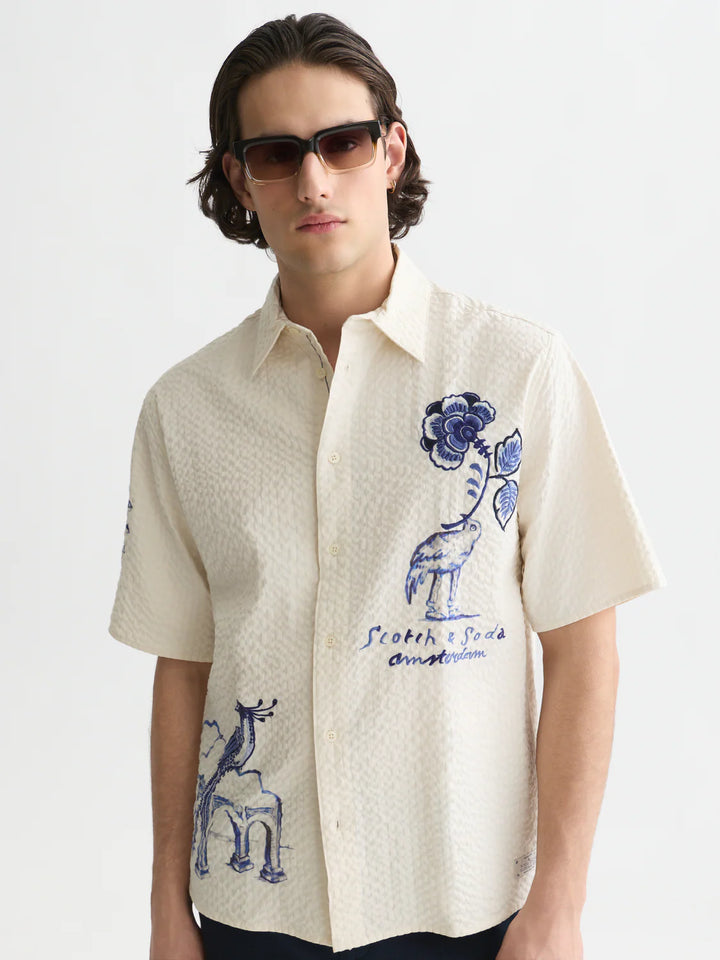 SCOTCH &amp; SODA X ROYAL DELFT RELAXED SHORT-SLEEVE SHIRT "EGGNOG"