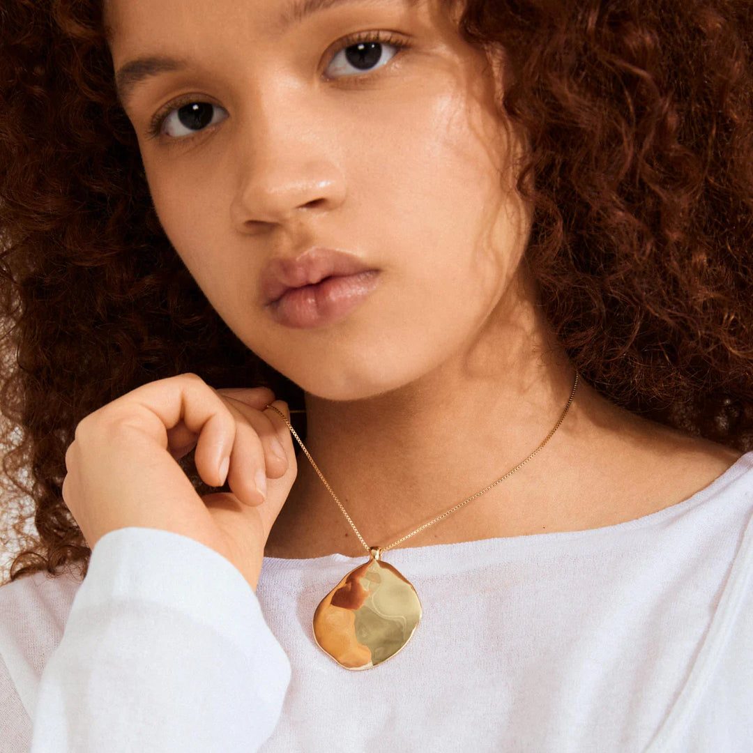 SPARKLE RECYCLED WAVY PENDANT NECKLACE "GOLD-PLATED"