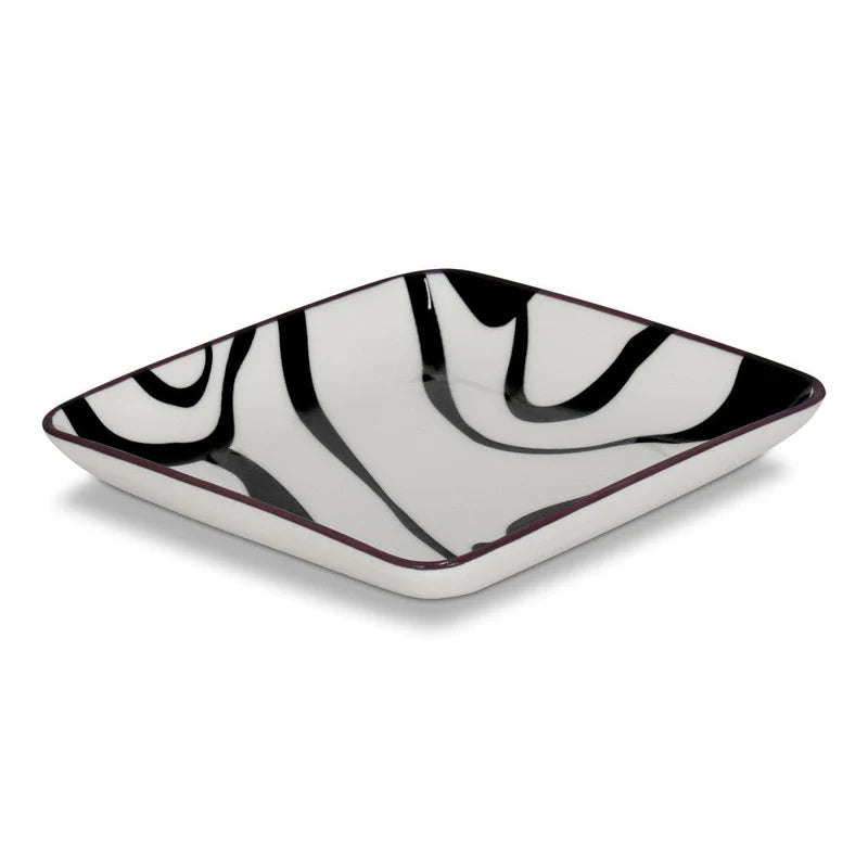 CHEVRON BLACK SQUARE PLATE 12CM