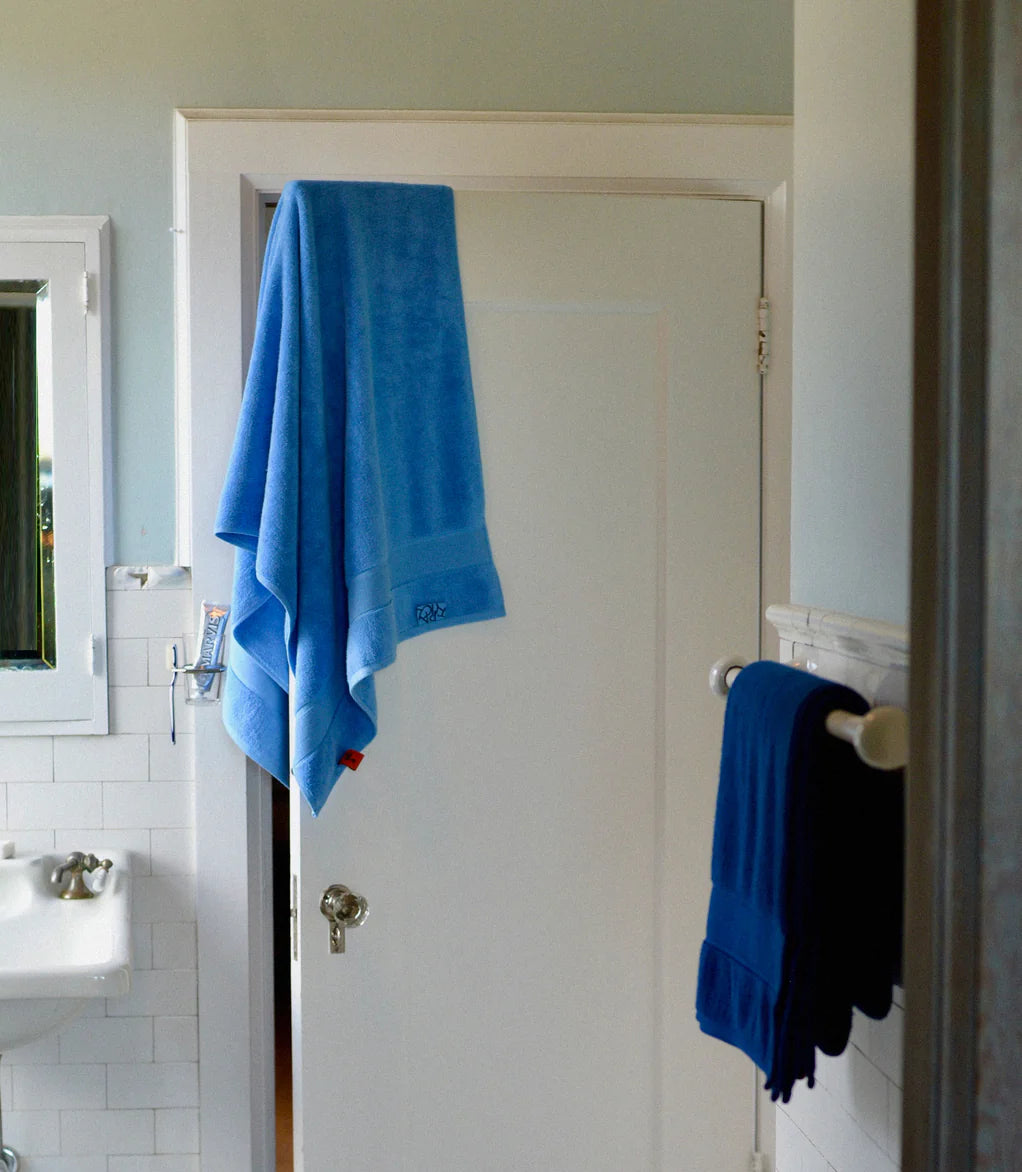 CLASSIC STRETCH TOWEL - SUNDAY BLUE