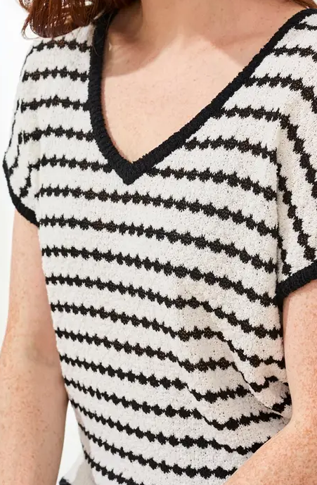 STRIPED V-NECK DOLMAN SHIRT "BLACK"