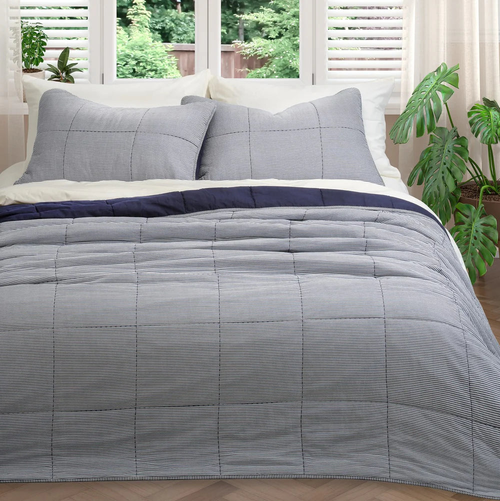 TAGLIATELLE BLUE STRIPED REVERSIBLE QUILT - DOUBLE/QUEEN