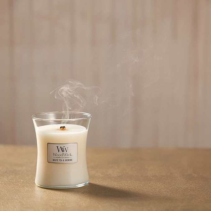 WHITE TEA & JASMINE MEDIUM CANDLE