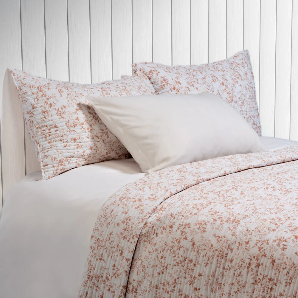 MARJOLAINE QUILT WITH A TERRACOTTA FOLIAGE PRINT - KING 3 PCS
