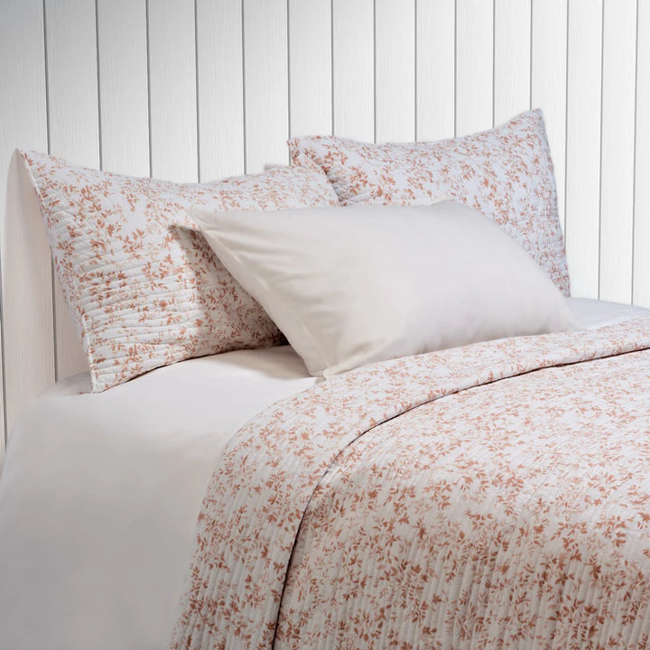 MARJOLAINE QUILT WITH A TERRACOTTA FOLIAGE PRINT - KING 3 PCS
