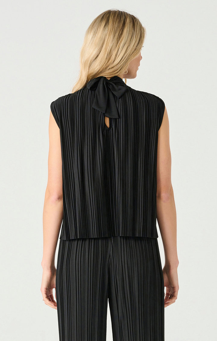 SL MOCKNECK PLEATED TOP "BLACK"