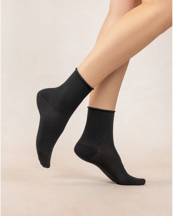 VELVETY SHORT COTTON SOCKS WITH ROLLED CUFFS "BLACK"