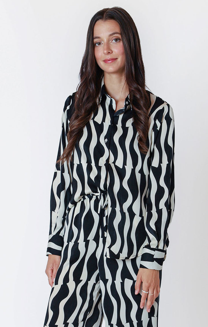 LS SATIN BLOUSE "OFF WHITE/BLACK WAVE"