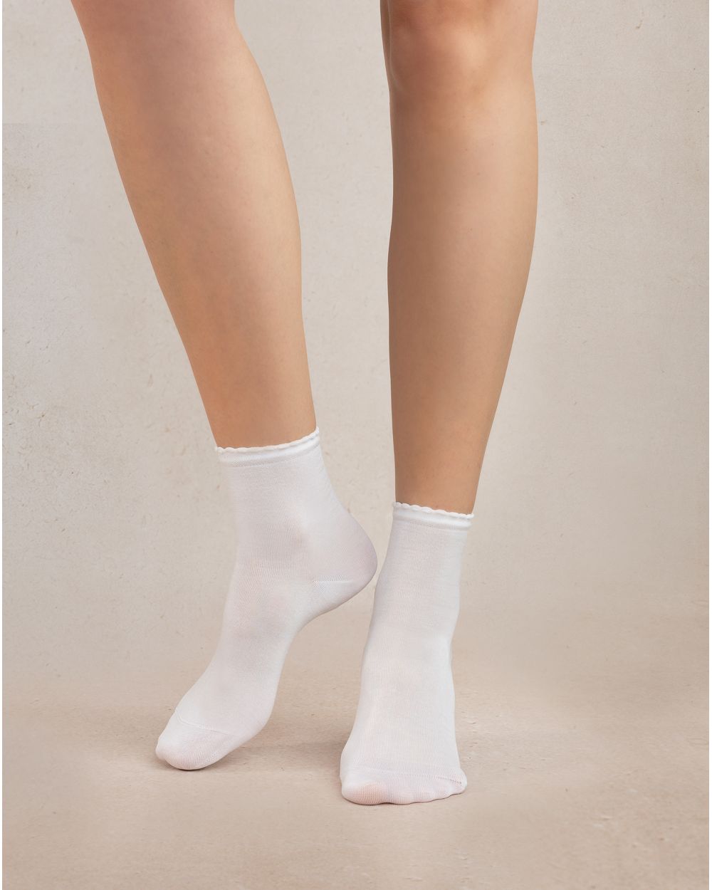 SHORT SCOTTISH YARN SOCKS, PLAIN RICKRACK PATTERN "WHITE"