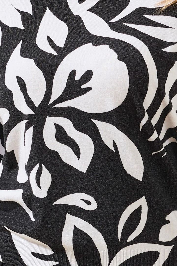 SOFT YARN THREE-QUARTER SLEEVE CREWNECK SWEATER "BLACK"