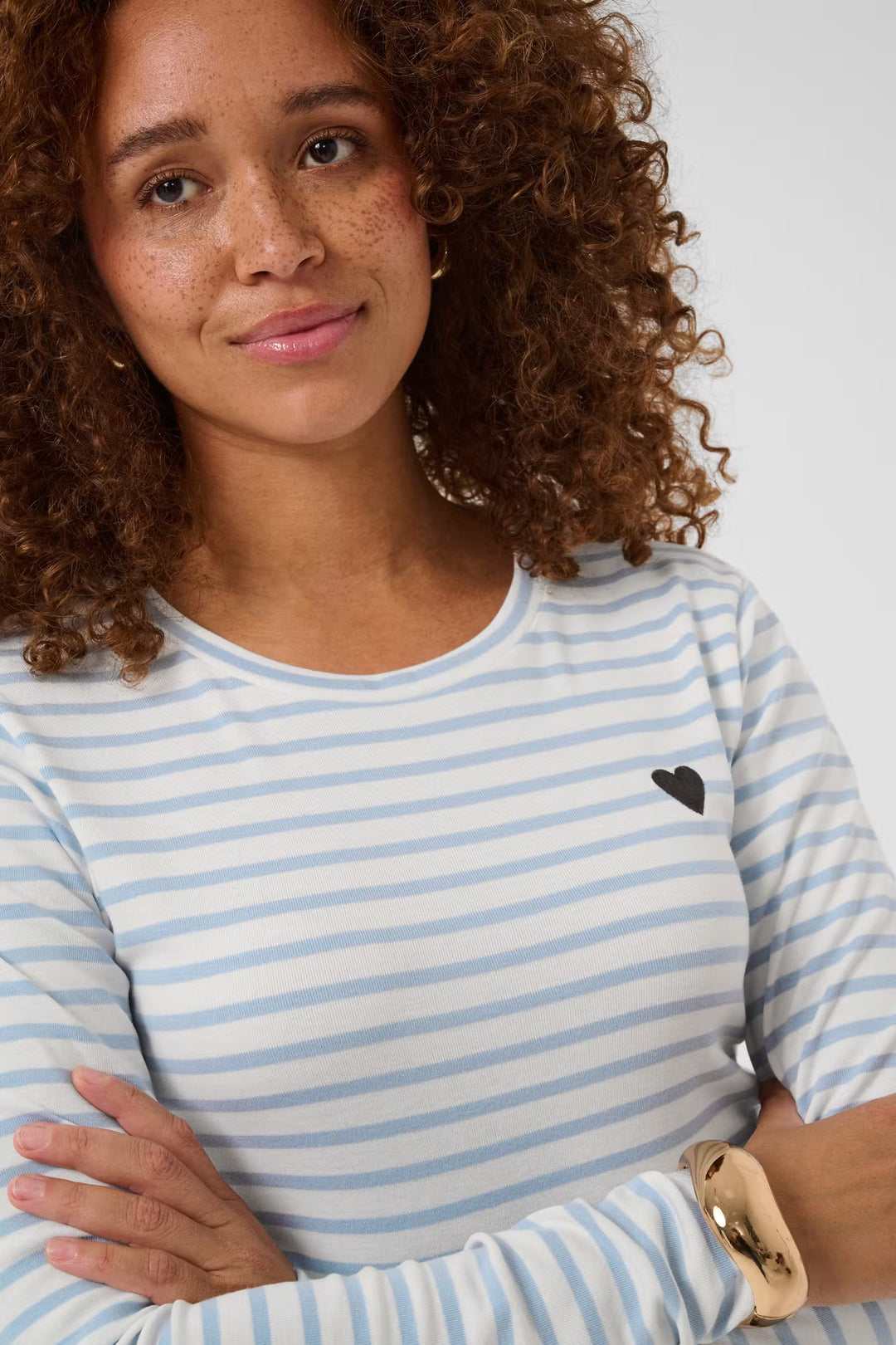 LIDDY T-SHIRT "CHALK/BLUE/BROWN HEART"
