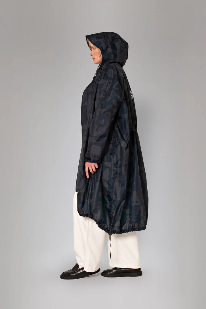 BACK TO BLACK RAINCOAT