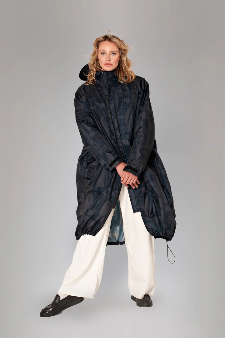 BACK TO BLACK RAINCOAT
