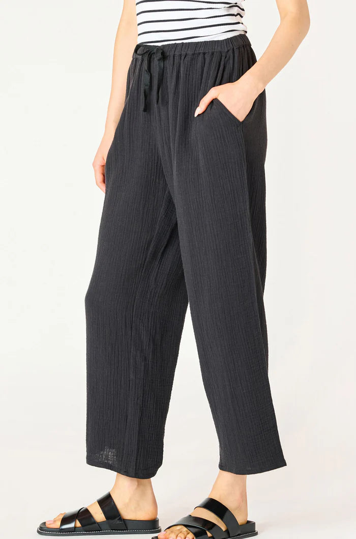 PULL-ON TEXTURED PANTS "BLACK"