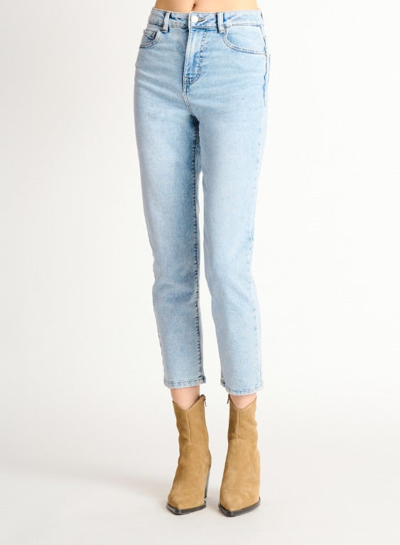 HIGH RISE STRAIGHT LEG JEAN