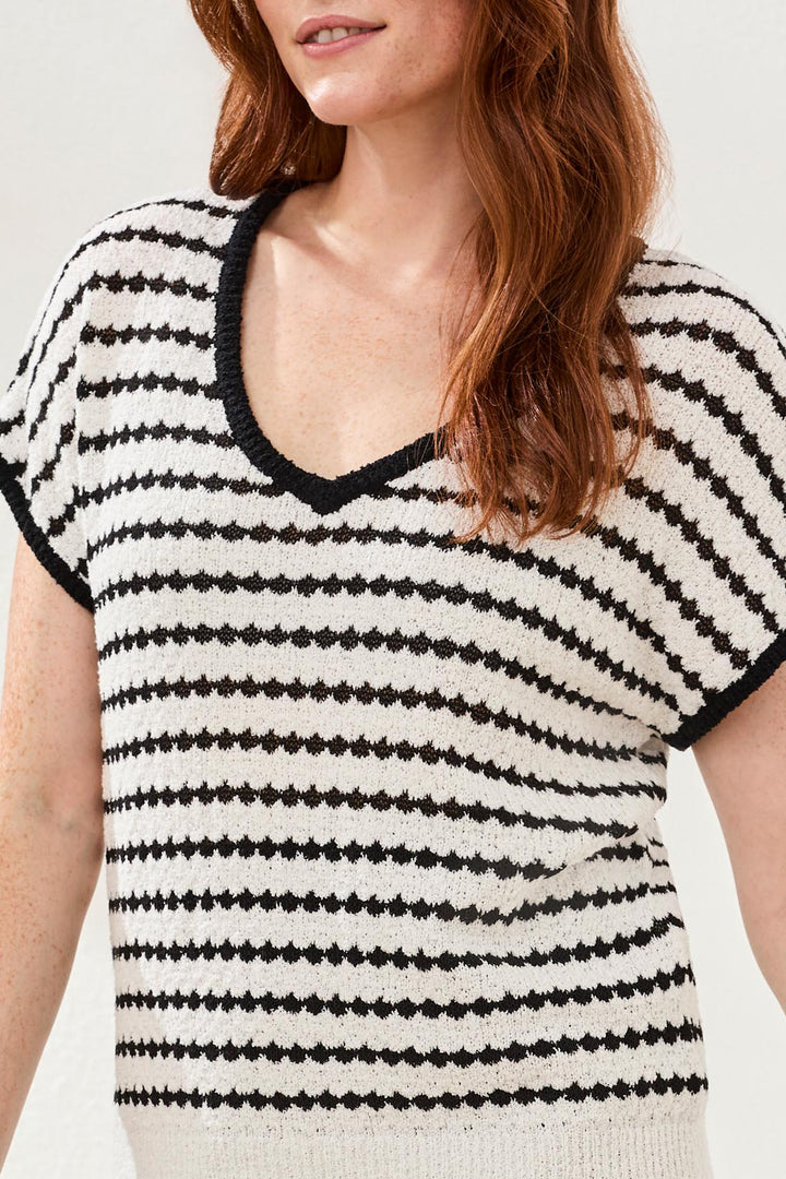 STRIPED V-NECK DOLMAN SHIRT "BLACK"