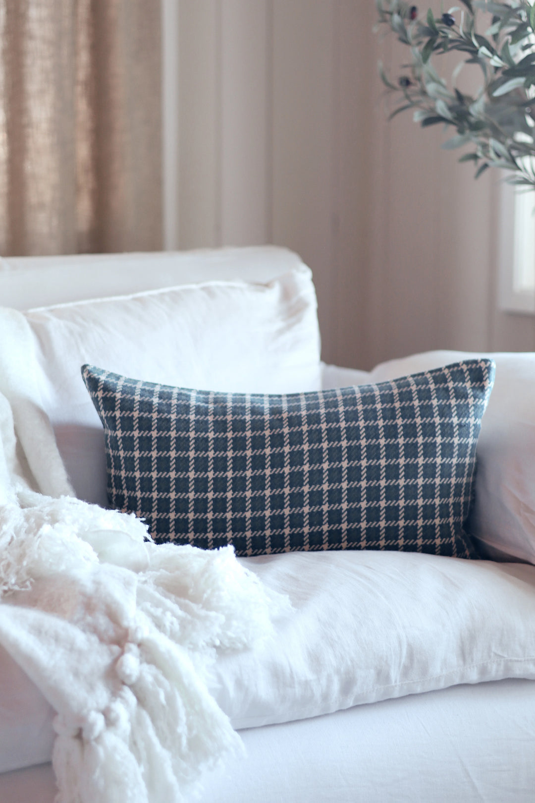 HOUNDSTOOTH PILLOW - TEAL 21x12