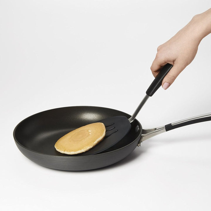 SILICONE PANCAKE TURNER