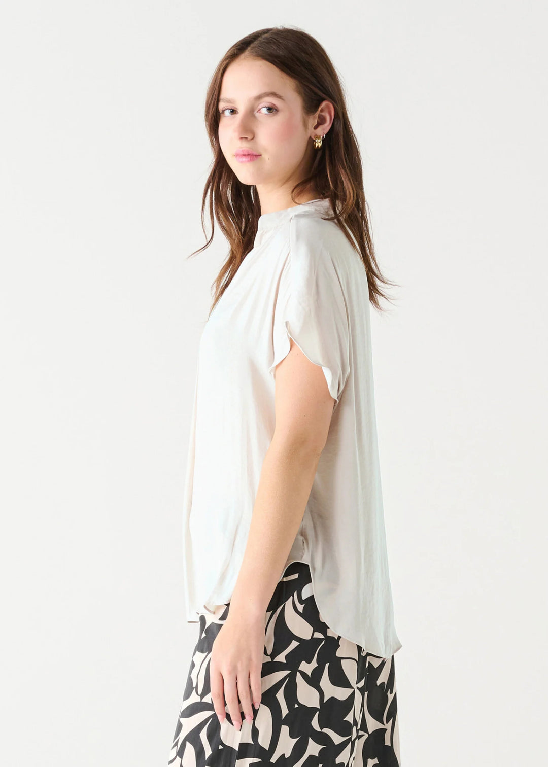 SHORT SLEEVE SATIN TOP