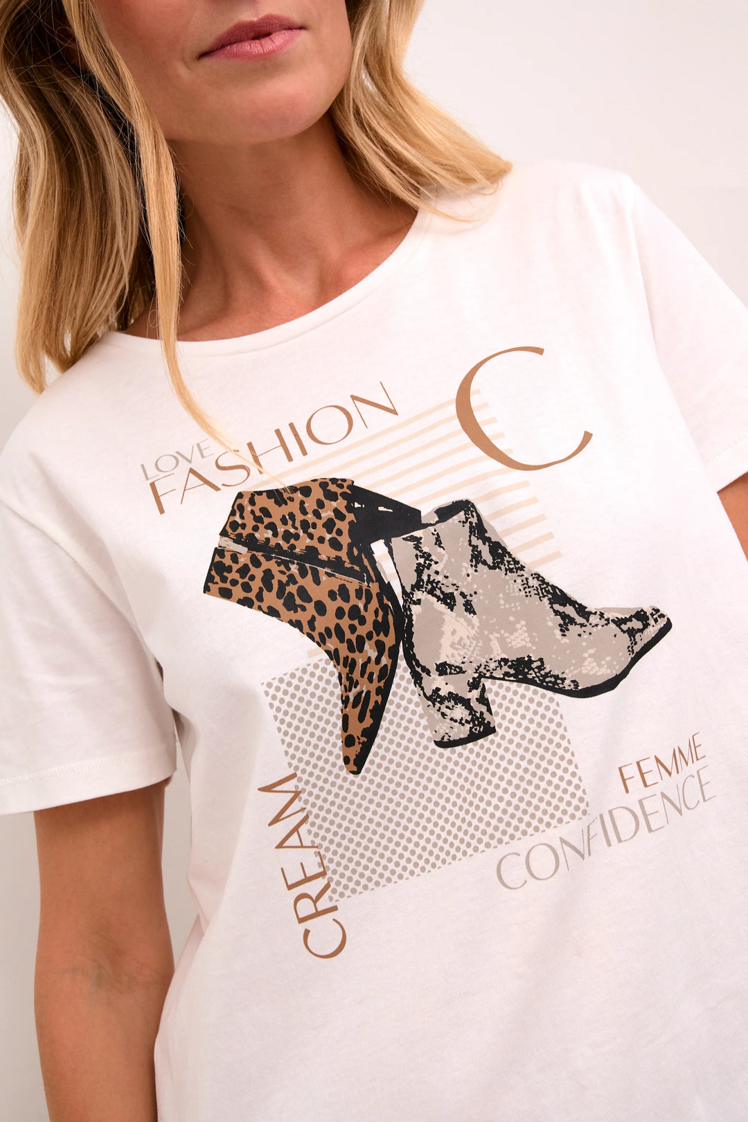 CRVELIE T-SHIRT "NEUTRAL SHOES FASHION WHITE"