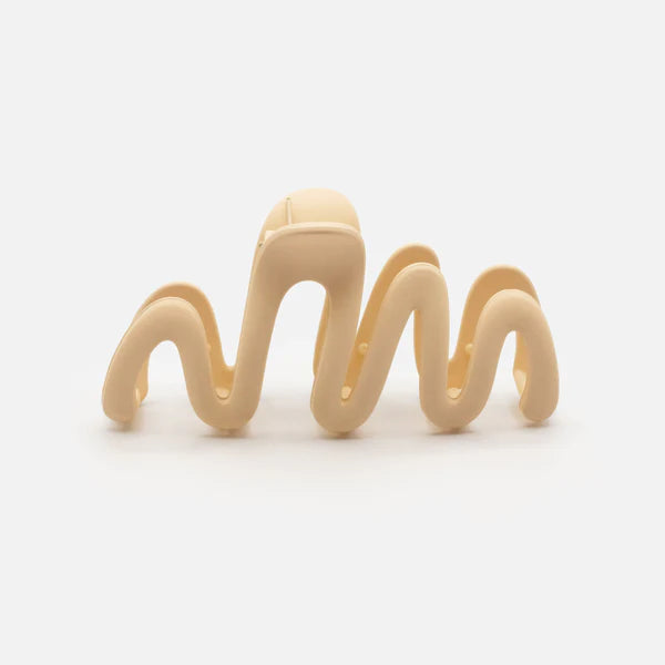 IVORY WAVY PLASTIC CLIP WITH MATTE FINISH