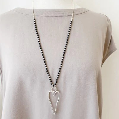 Caracol Necklace Black & Silver Beaded Necklace With Wavy Heart Pendant