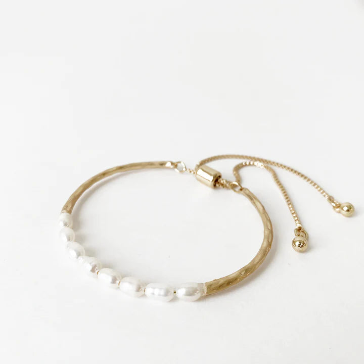 Caracol Adjustable Bracelet With River Pearls